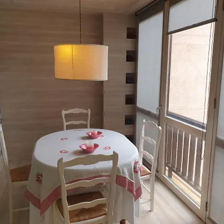 Apartamento Los Valles Jaca Exterior photo